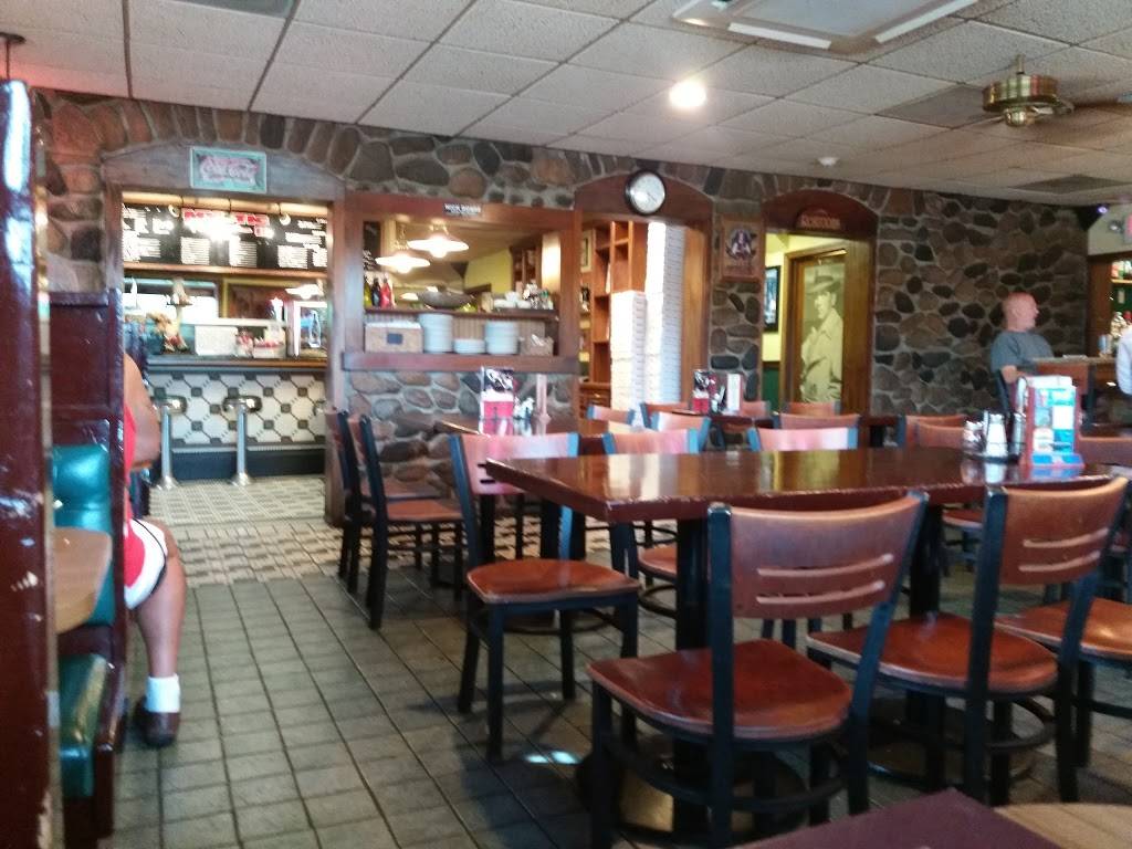 Mystic Pizza II | meal takeaway | 209 Providence-New London Turnpike, North Stonington, CT 06359, USA | 8605993111 OR +1 860-599-3111