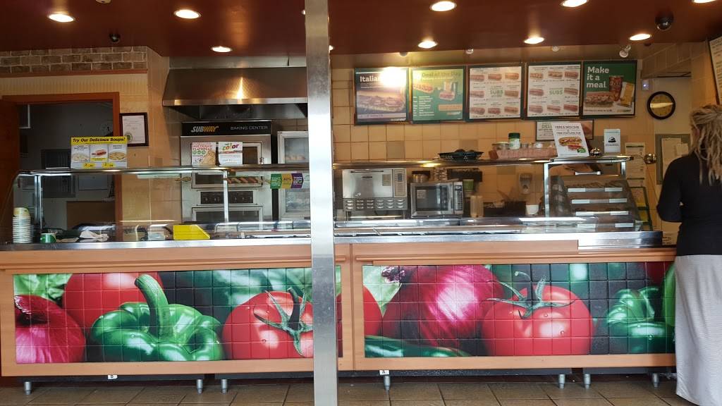 Subway Restaurants | restaurant | 256 Shoreline Hwy, Mill Valley, CA 94941, USA | 4153840215 OR +1 415-384-0215