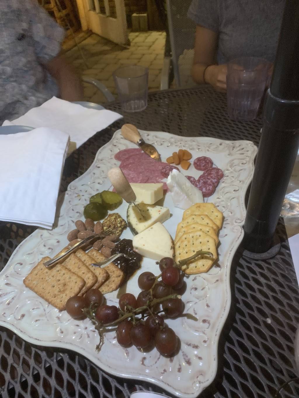 State Street Market | restaurant | 208 State St, Alton, IL 62002, USA | 6184628800 OR +1 618-462-8800