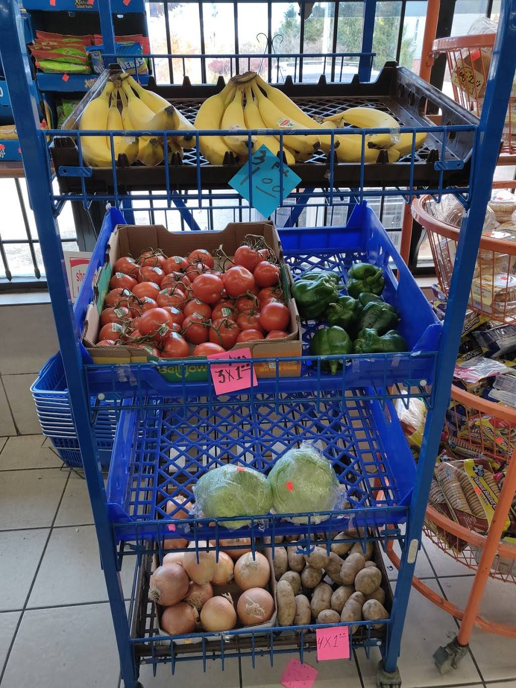 South Shore Food Mart | restaurant | 7900 S South Shore Dr, Chicago, IL 60617, USA | 7733621070 OR +1 773-362-1070