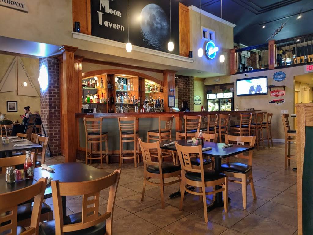 Blue Moon Tavern | restaurant | 100 N Main Ave, Newton, NC 28658, USA | 8284656900 OR +1 828-465-6900
