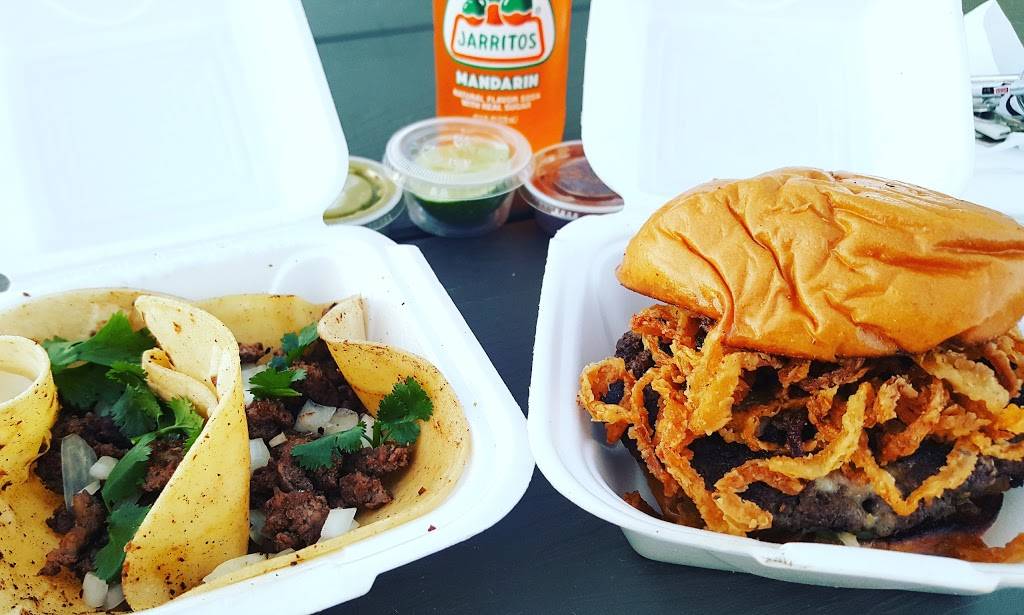 Between The Bunz | meal takeaway | 15700 SW 288th St, Homestead, FL 33033, USA | 3058146412 OR +1 305-814-6412