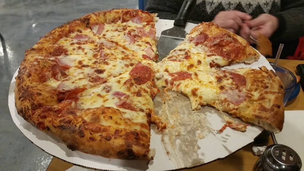 Bellaire Lanes & Games Delivery and takeout available | restaurant | 4800 S M 88 Hwy, Bellaire, MI 49615, USA | 2313507373 OR +1 231-350-7373