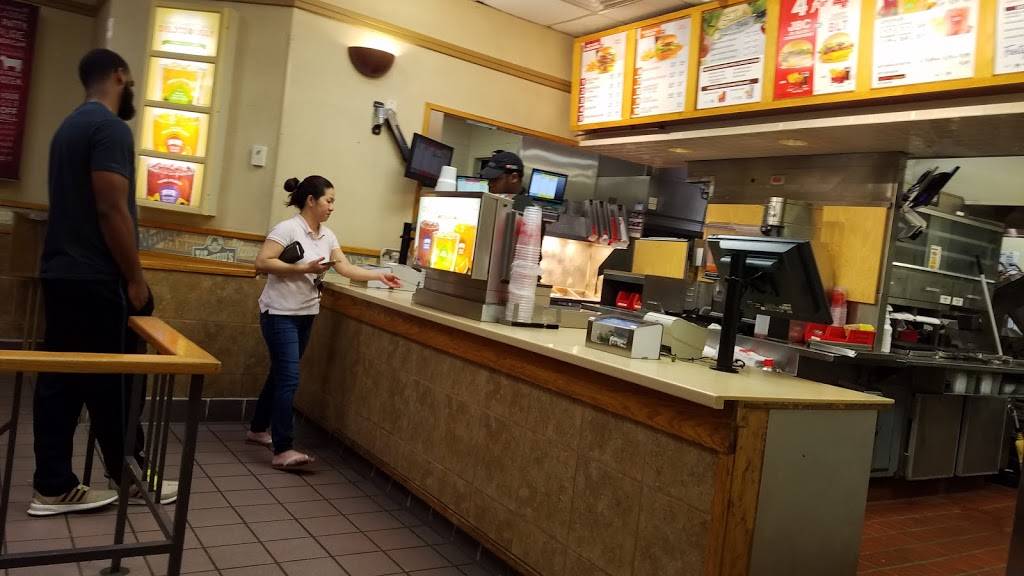 Wendys | restaurant | 1650 Shipyard Blvd, Wilmington, NC 28412, USA | 9104520129 OR +1 910-452-0129