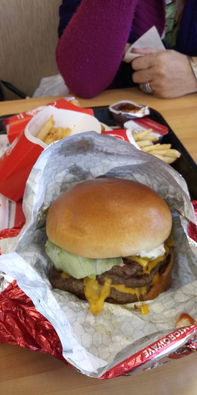 Wendys | restaurant | 3252 N John Young Pkwy, Kissimmee, FL 34741, USA | 4073439478 OR +1 407-343-9478