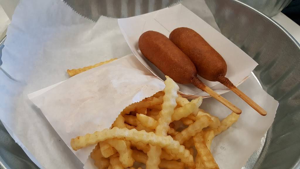 The Burger Garage & Ice Cream Shop | restaurant | 101 North Old, US-81, Hesston, KS 67062, USA | 3162833000 OR +1 316-283-3000