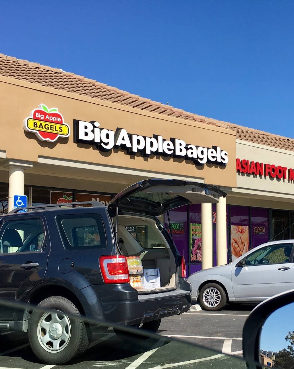 Big Apple Bagels | bakery | 3040 Castro Valley Blvd, Castro Valley, CA 94546, USA | 5102757667 OR +1 510-275-7667
