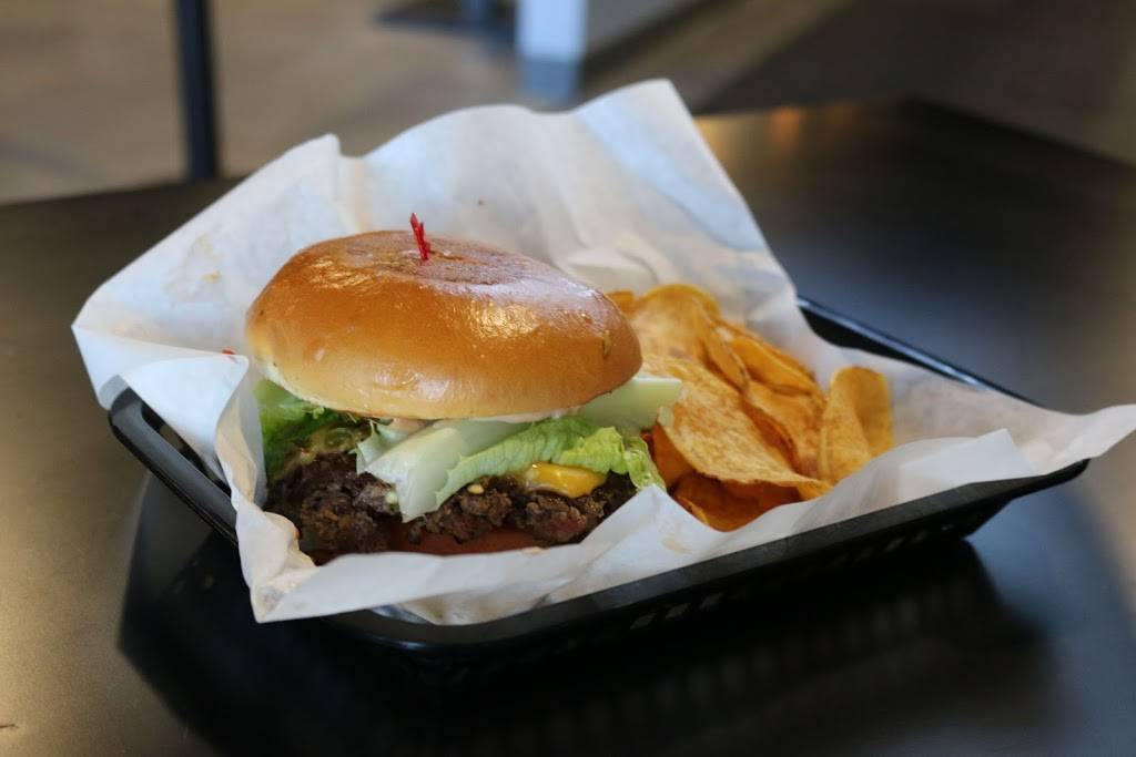 Revel Burger | restaurant | 4720 Alexander Blvd NE, Albuquerque, NM 87107, USA | 5053034700 OR +1 505-303-4700
