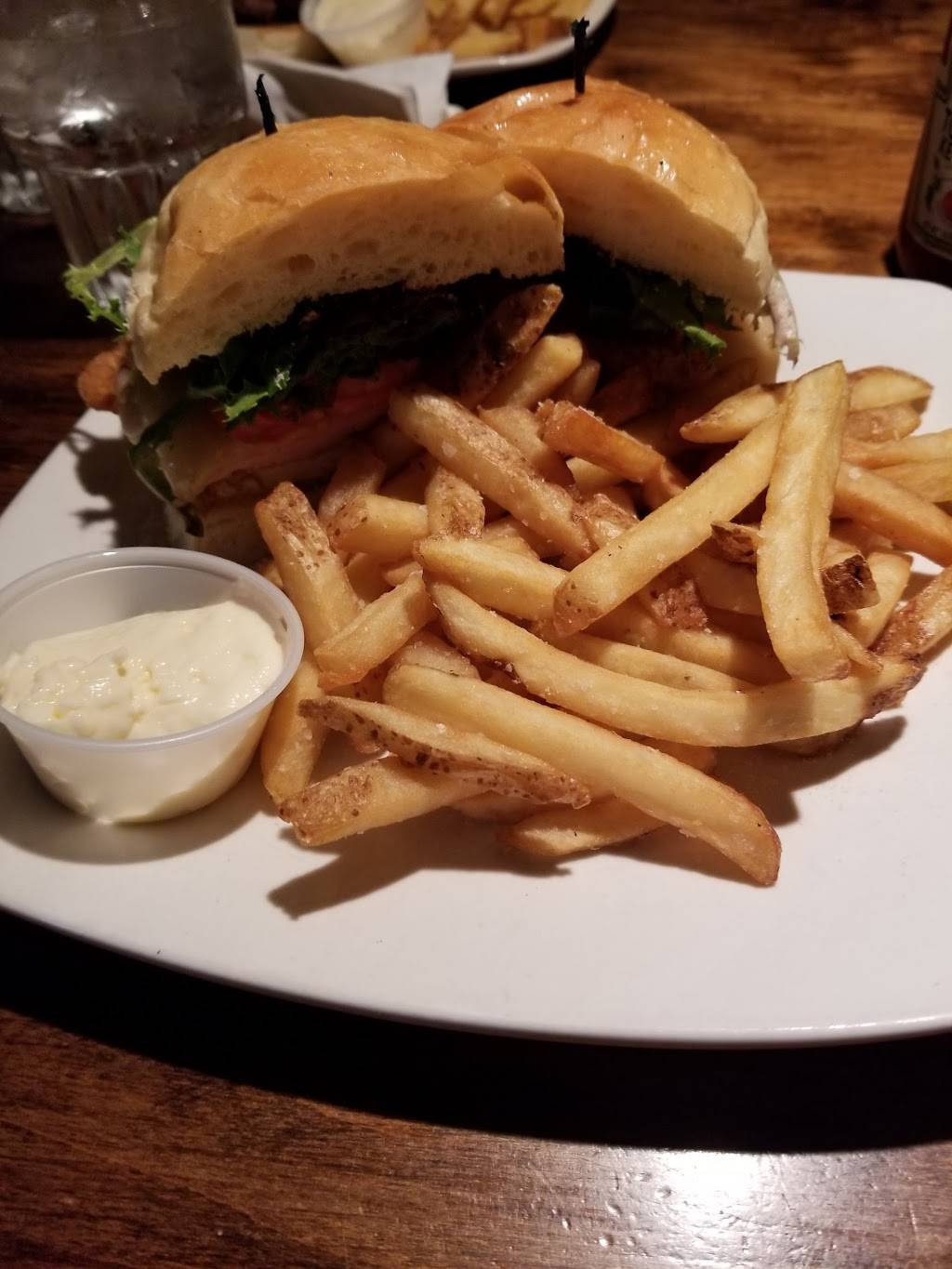 Dark Horse Tavern | restaurant | 4312 E Genesee St, Syracuse, NY 13214, USA | 3154463180 OR +1 315-446-3180