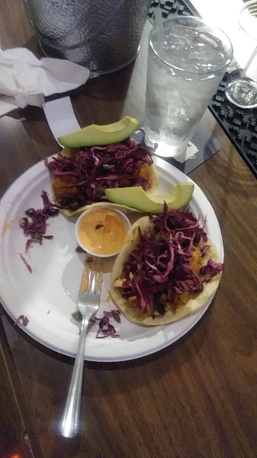 Bassett Creek Saloon and Eatery | restaurant | 34410 Bassett Rd, Bassett, WI 53101, USA | 2628779088 OR +1 262-877-9088