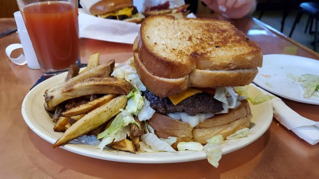 Oasis Lounge | night club | 4121 W Maple St, Wichita, KS 67209, USA | 3169439260 OR +1 316-943-9260