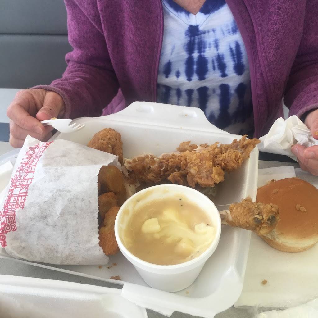 Miss Anns Fried Chicken | restaurant | 1032 Main St S, Greenwood, SC 29646, USA | 8642230537 OR +1 864-223-0537