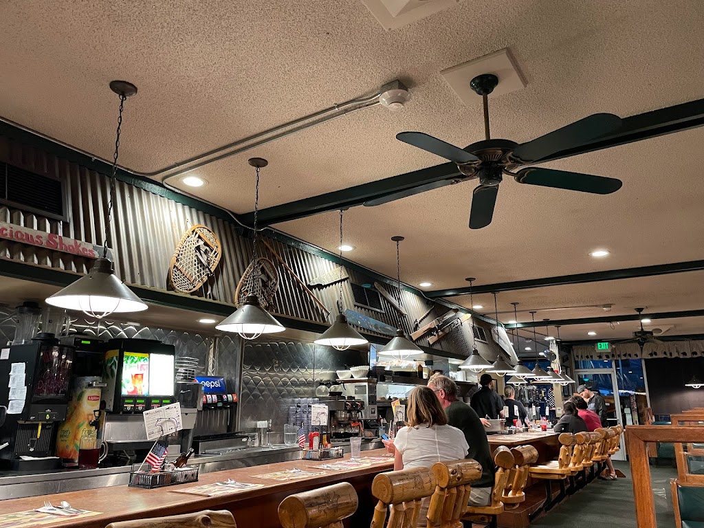 Black Bear Diner Mt. Shasta | restaurant | 401 W Lake St, Mt Shasta, CA 96067, USA | 5309264669 OR +1 530-926-4669