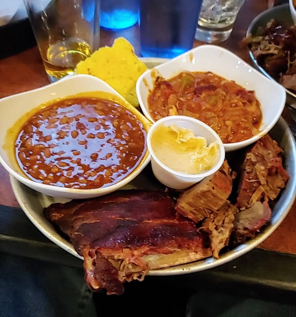 Bourbon Creek Smokehouse | restaurant | 411 1st St SE, Cedar Rapids, IA 52401, USA | 3197753174 OR +1 319-775-3174