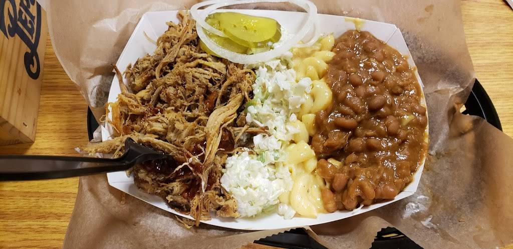 Johnny Rogers BBQ & Burgers | restaurant | 3709 Concord Pkwy S, Concord, NC 28027, USA | 7047212271 OR +1 704-721-2271