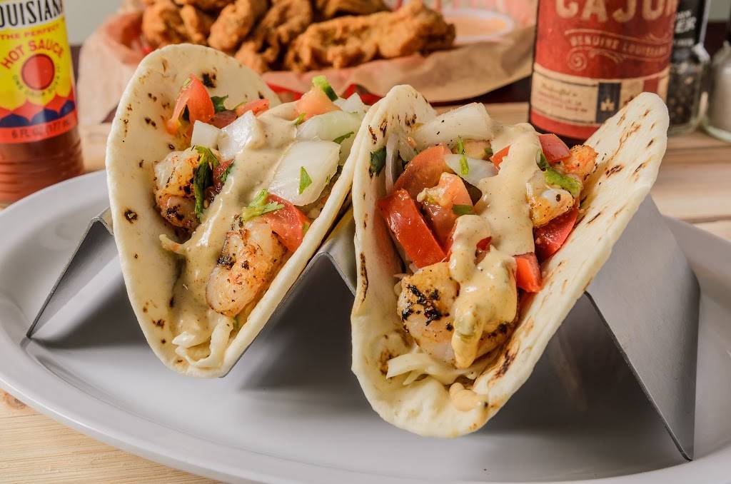 Mandezs Seafood Bar & Grill | restaurant | 110 Doucet Rd, Lafayette, LA 70503, USA | 3377693917 OR +1 337-769-3917