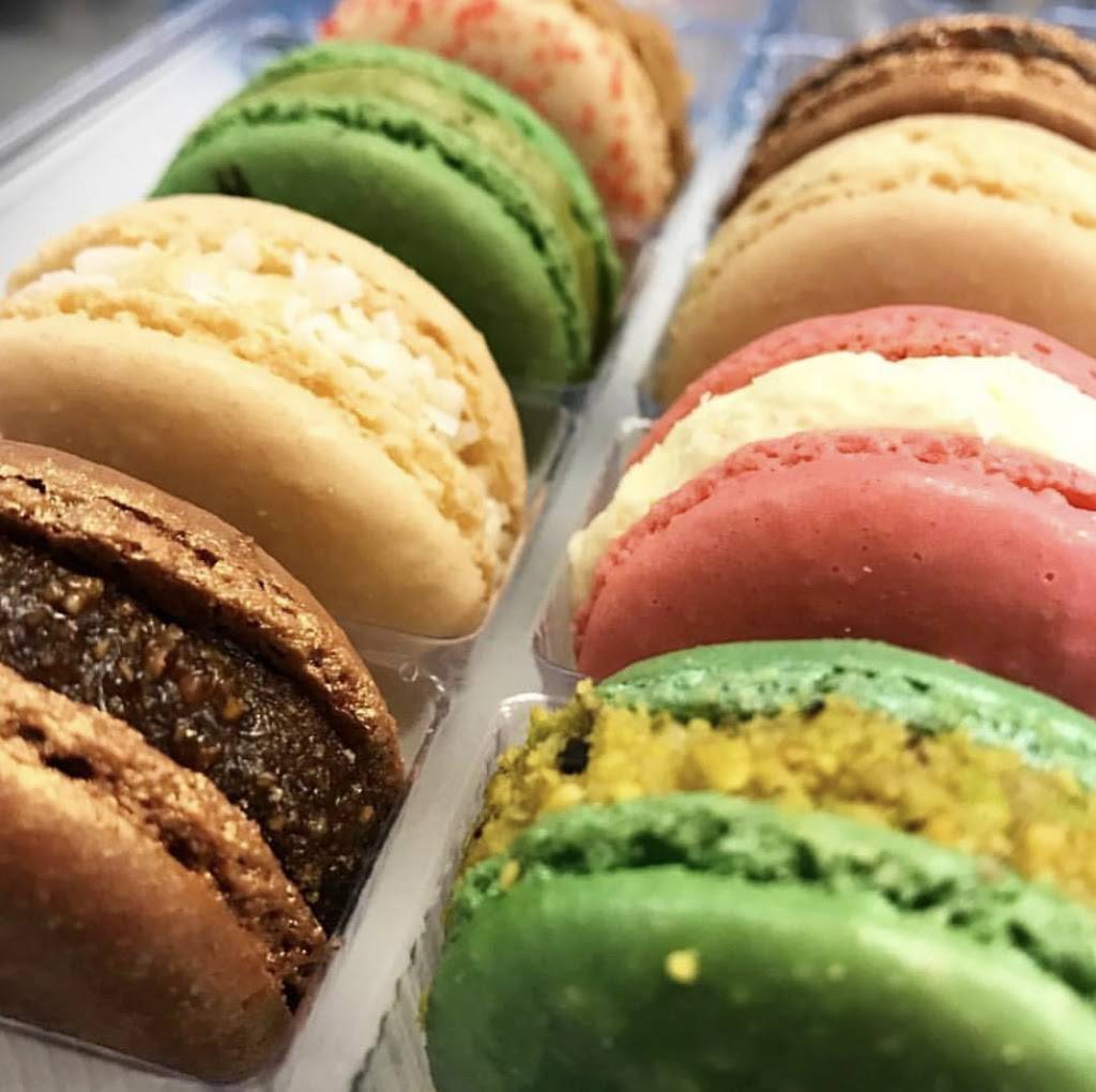 Swirls and Sweets | restaurant | 5 Broad St W, Mt Vernon, NY 10552, USA | 9146682424 OR +1 914-668-2424