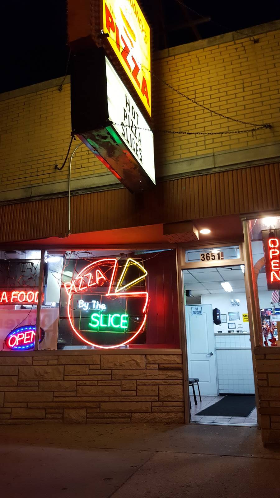 Waldo Cooneys Pizza | restaurant | 6638, 3651 E 106th St, Chicago, IL 60617, USA | 7733744400 OR +1 773-374-4400