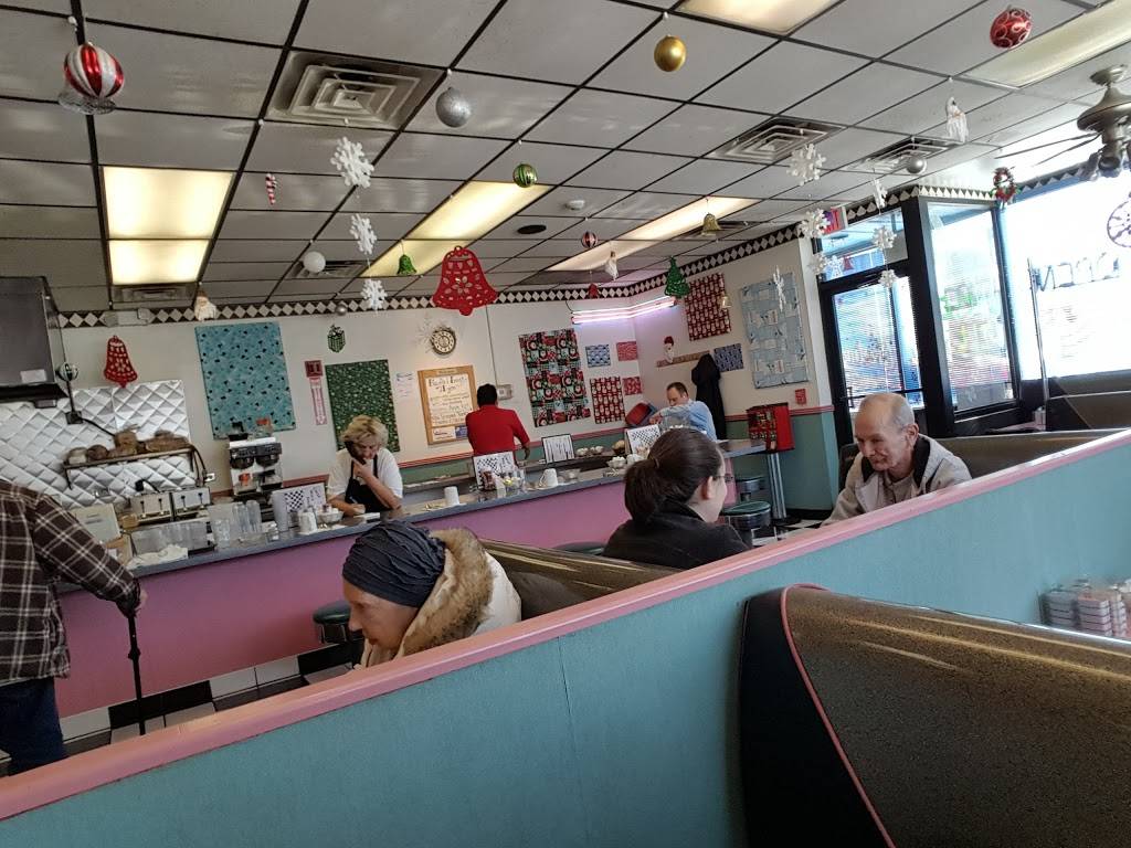 Uncle Bills Diner | restaurant | 845 Roselle Rd, Roselle, IL 60172, USA | 6305828777 OR +1 630-582-8777