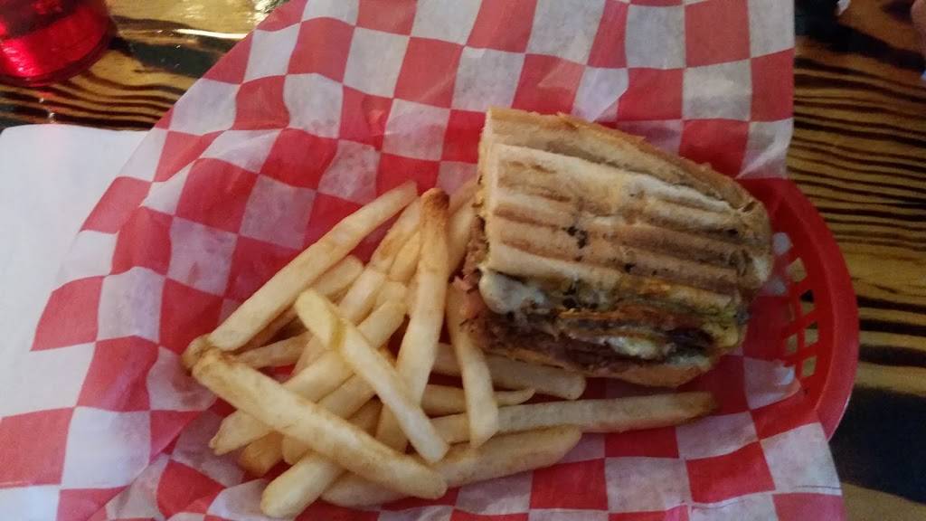 1877 Pub & Grub | restaurant | 116 1st Ave S, Conover, NC 28613, USA | 8289944836 OR +1 828-994-4836