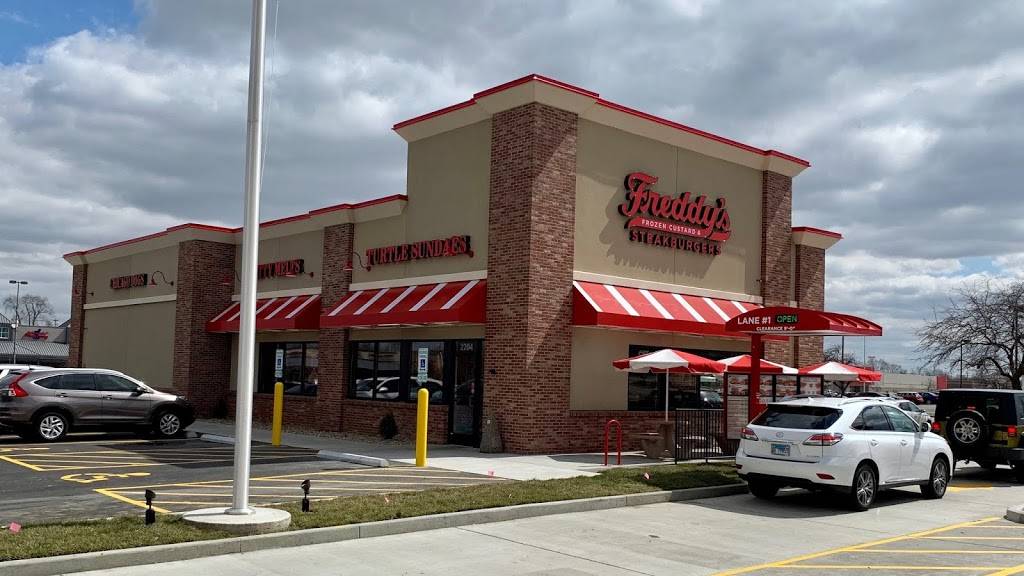 Freddys Frozen Custard & Steakburgers | restaurant | 2204 Troy Rd, Edwardsville, IL 62025, USA | 6186925096 OR +1 618-692-5096