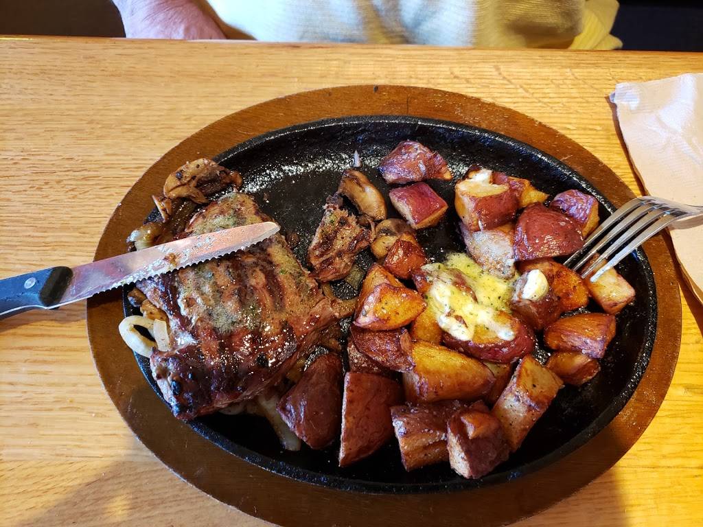 Applebees Grill + Bar | restaurant | 270 W Holt Ave, Milwaukee, WI 53207, USA | 4144890874 OR +1 414-489-0874