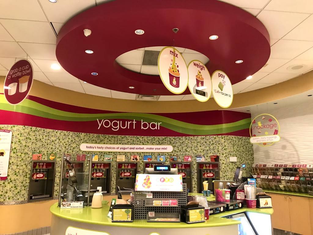 Menchies Frozen Yogurt | bakery | 16645 Sierra Lakes Pkwy, Fontana, CA 92336, USA | 9098543605 OR +1 909-854-3605