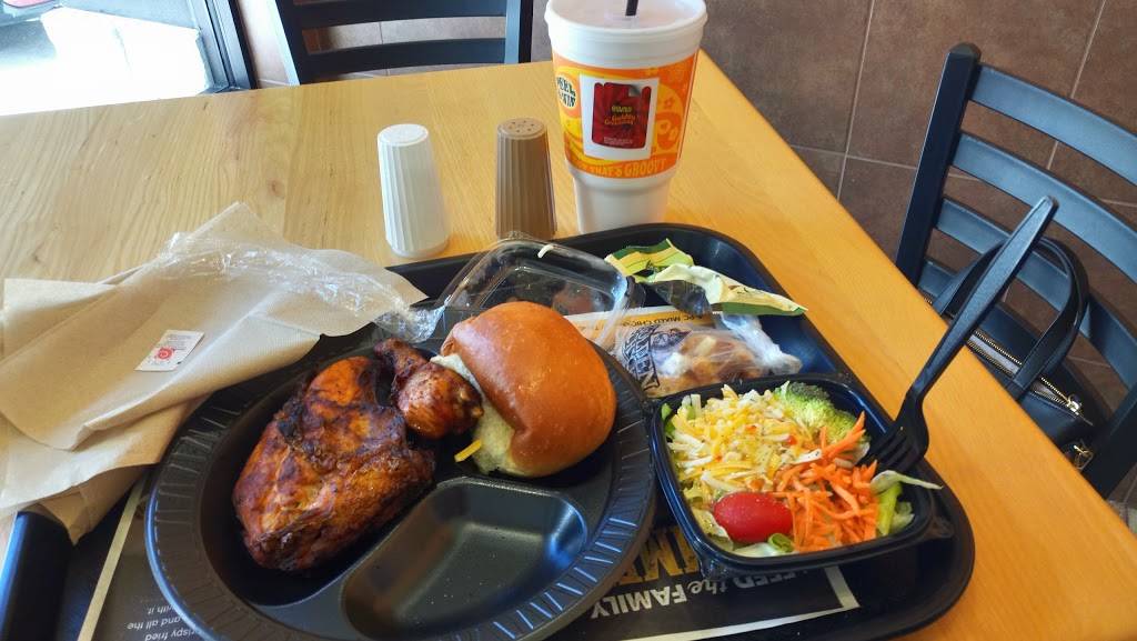 Golden Chick | meal takeaway | 2824 Spears Rd, Houston, TX 77067, USA | 8329551549 OR +1 832-955-1549