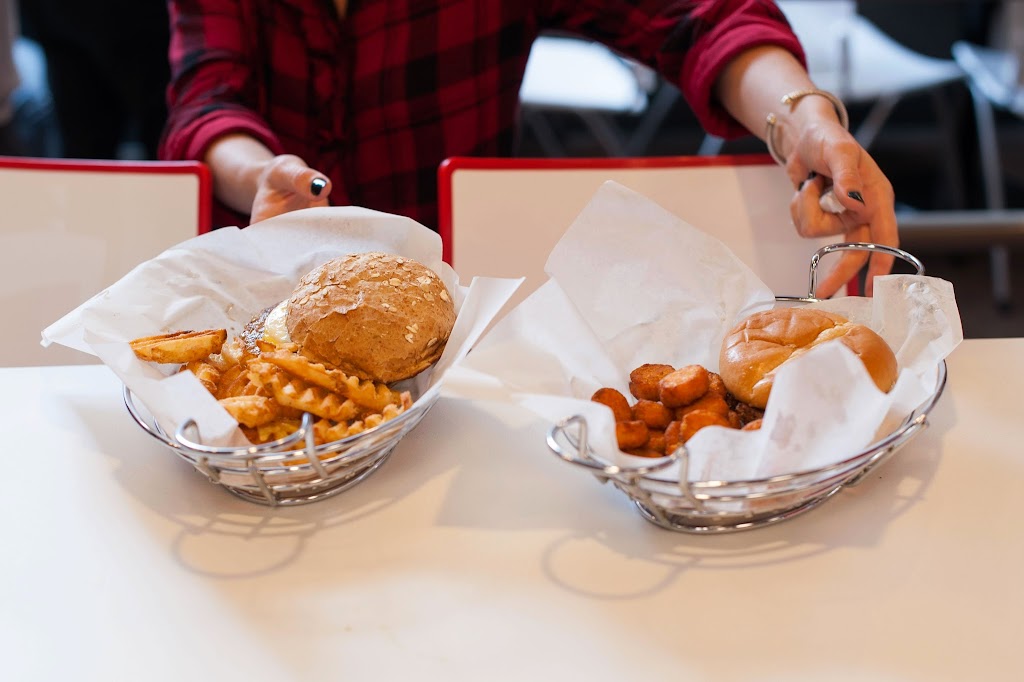 Punch Burger | restaurant | 137 E Ohio St, Indianapolis, IN 46204, USA | 3174265280 OR +1 317-426-5280