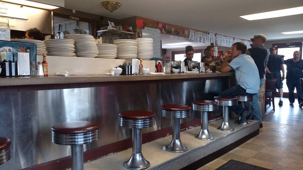 Grannys Lakeside Diner | restaurant | 25125 Grass Lake Rd, Antioch, IL 60002, USA | 8473952328 OR +1 847-395-2328