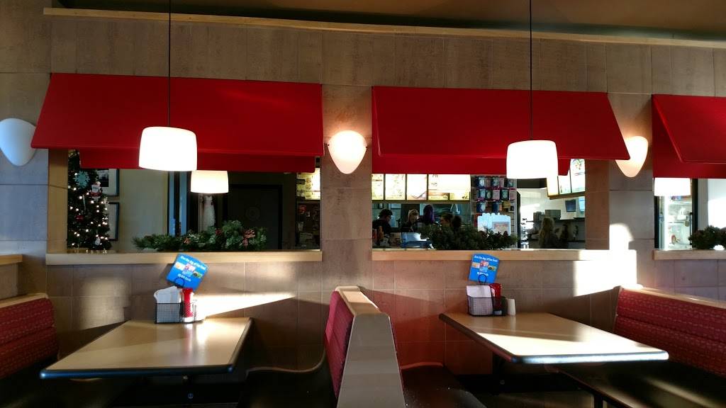 DQ Grill & Chill Restaurant | restaurant | 3076 S Clark St, Mexico, MO 65265, USA | 5735810903 OR +1 573-581-0903