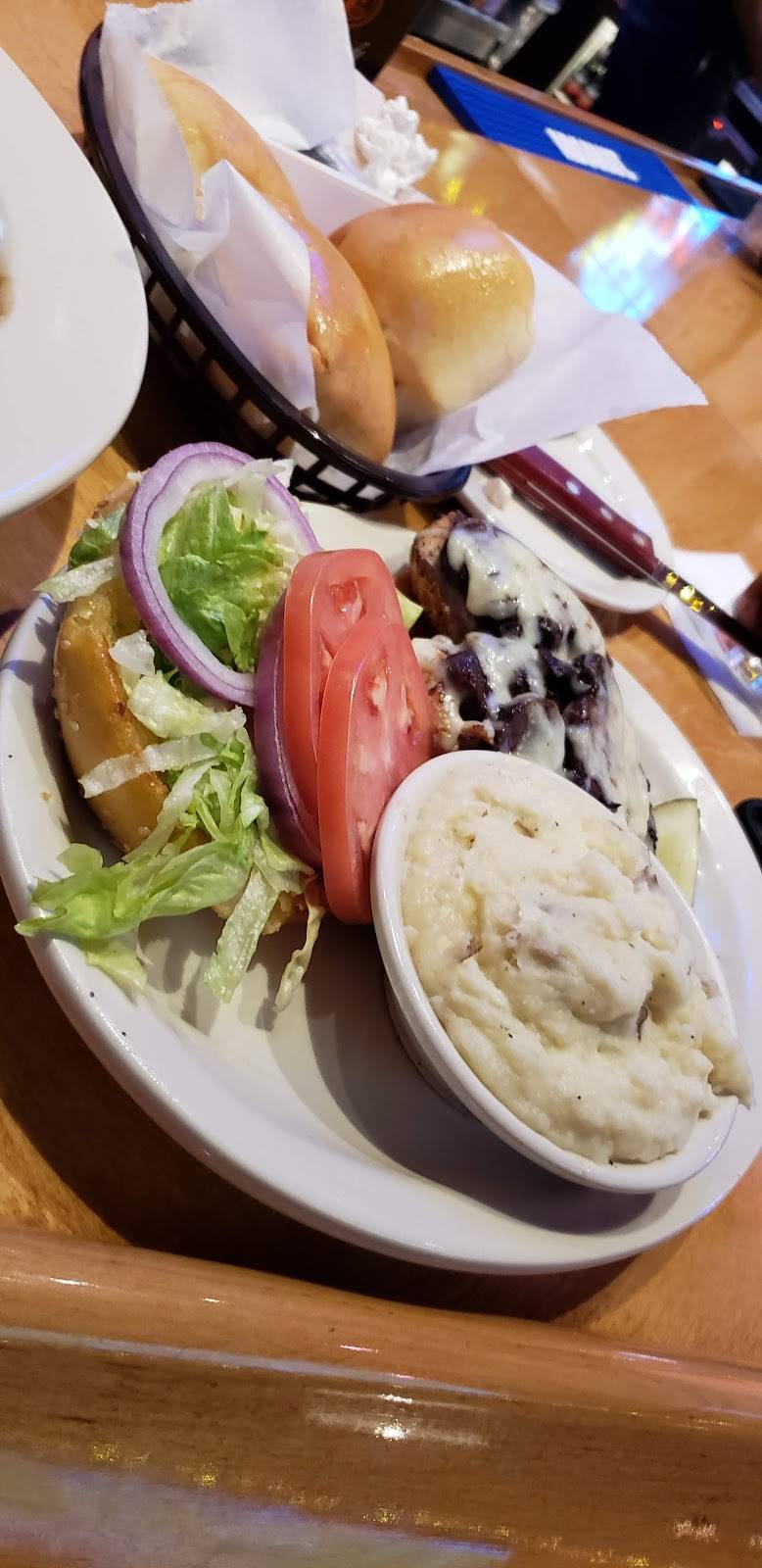 Texas Roadhouse | restaurant | 14758 Greyhound Plaza, Carmel, IN 46032, USA | 3177950511 OR +1 317-795-0511