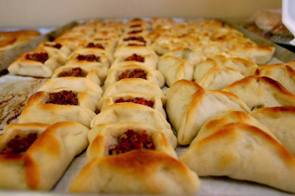 Manoushee Mediterranean Restaurant,Bakery,Cafe(Vegan,Vegetarian  | cafe | 27131 Sierra Hwy #100, Santa Clarita, CA 91351, USA | 6612516666 OR +1 661-251-6666