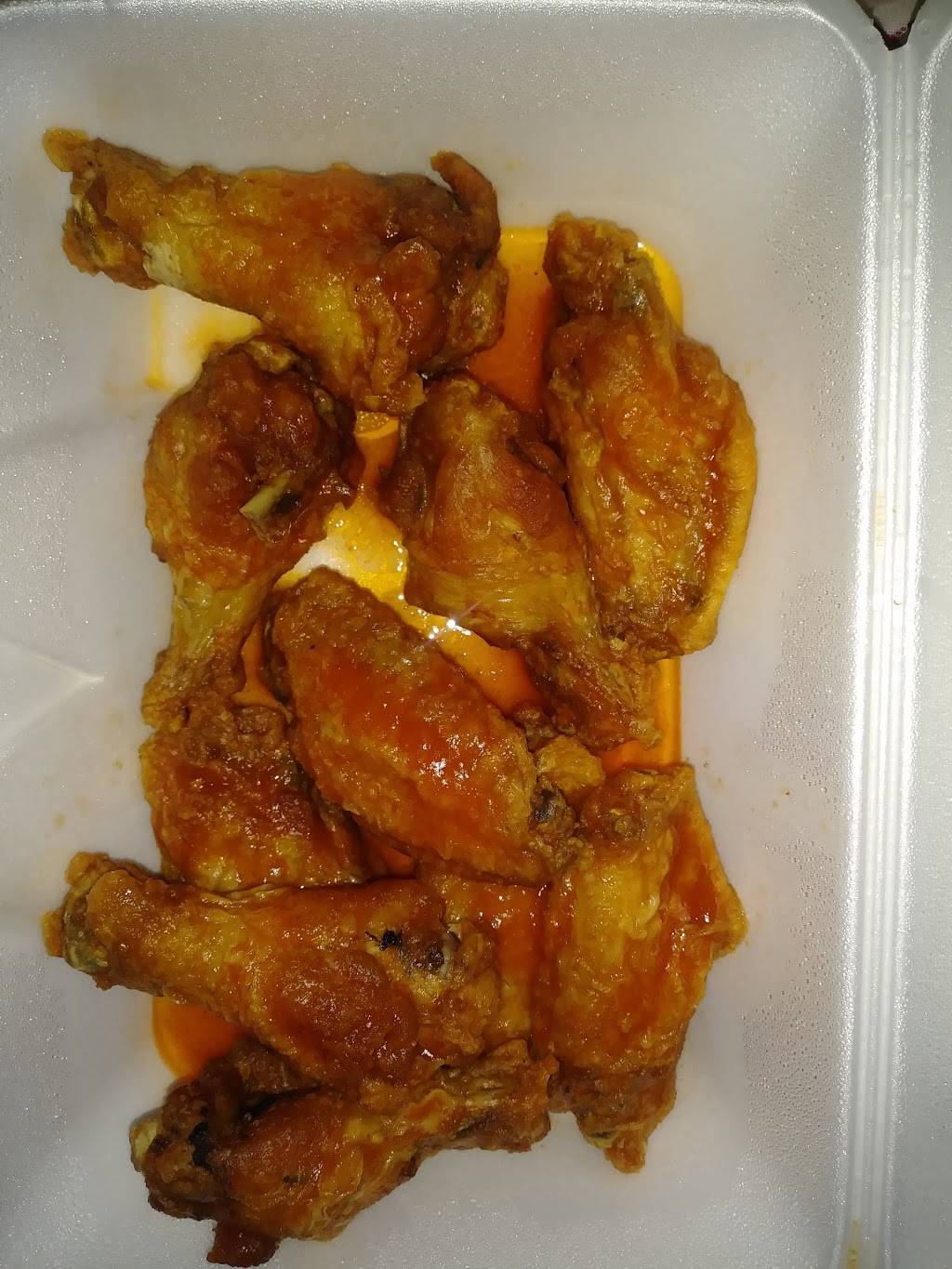 Wingers | restaurant | 1001 MacDade Boulevard, Folsom, PA 19033, USA | 6105325080 OR +1 610-532-5080