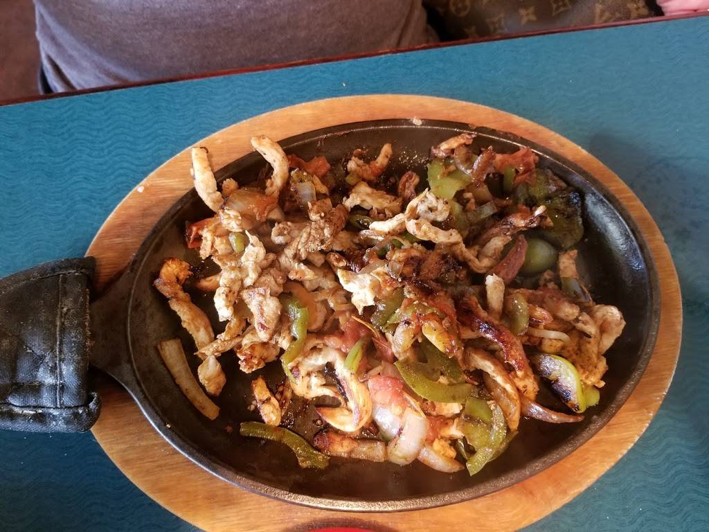 El Maguey | restaurant | 4225 Commonwealth Ct, St Joseph, MO 64503, USA | 8163965242 OR +1 816-396-5242