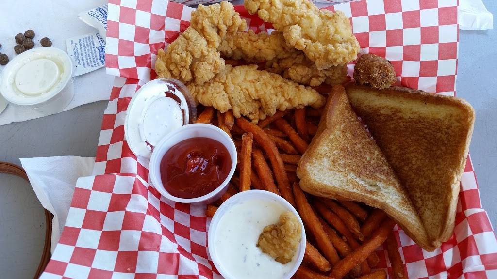 Stumpys Lakeside Grill | restaurant | 2323 S Morgan St, Granbury, TX 76048, USA | 8172791000 OR +1 817-279-1000