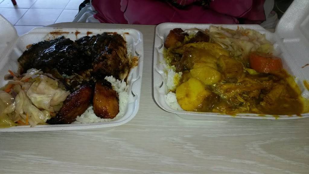 Carri Fresh Jamican | restaurant | 6810 Shannon Pkwy, Union City, GA 30291, USA | 7703061619 OR +1 770-306-1619