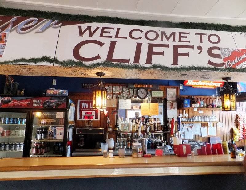 Cliffs Place | restaurant | 1404 Easton Ave, Waverly, IA 50677, USA | 3192763114 OR +1 319-276-3114