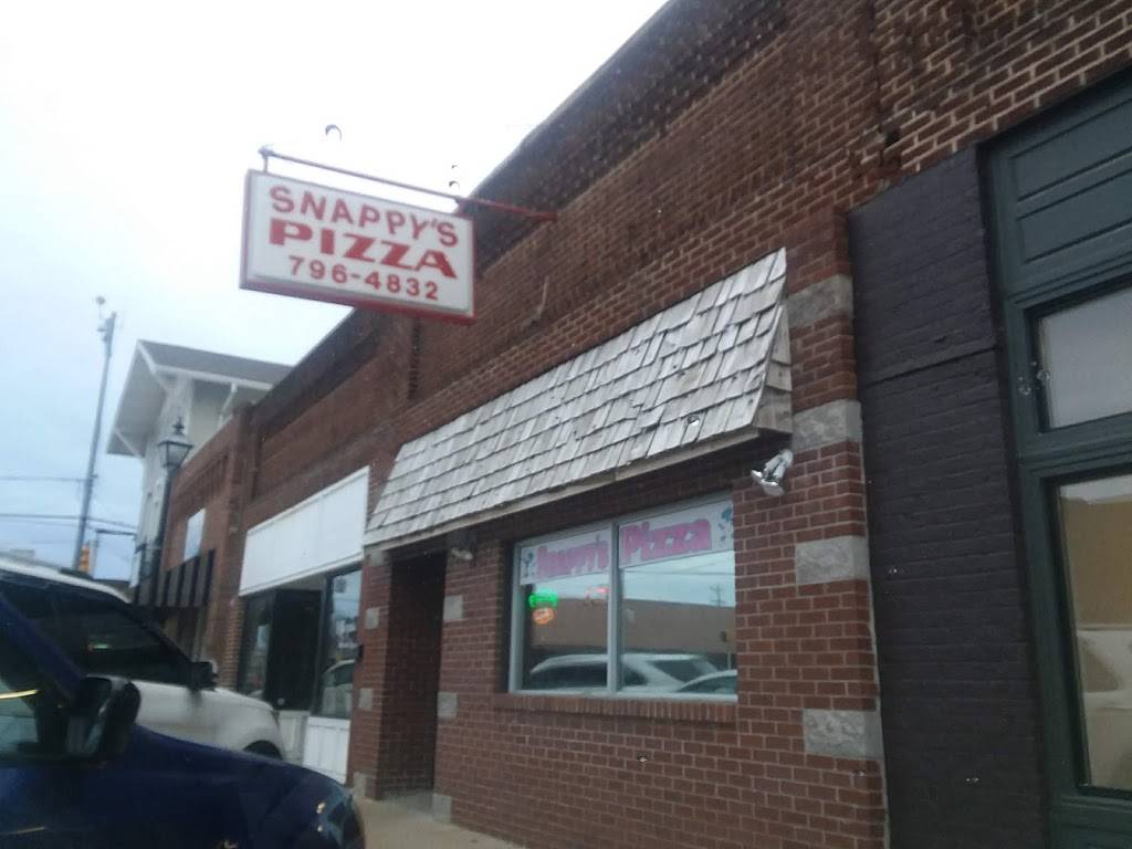 Snappys Pizza | restaurant | 21 E Main St, Hohenwald, TN 38462, USA | 9317964832 OR +1 931-796-4832