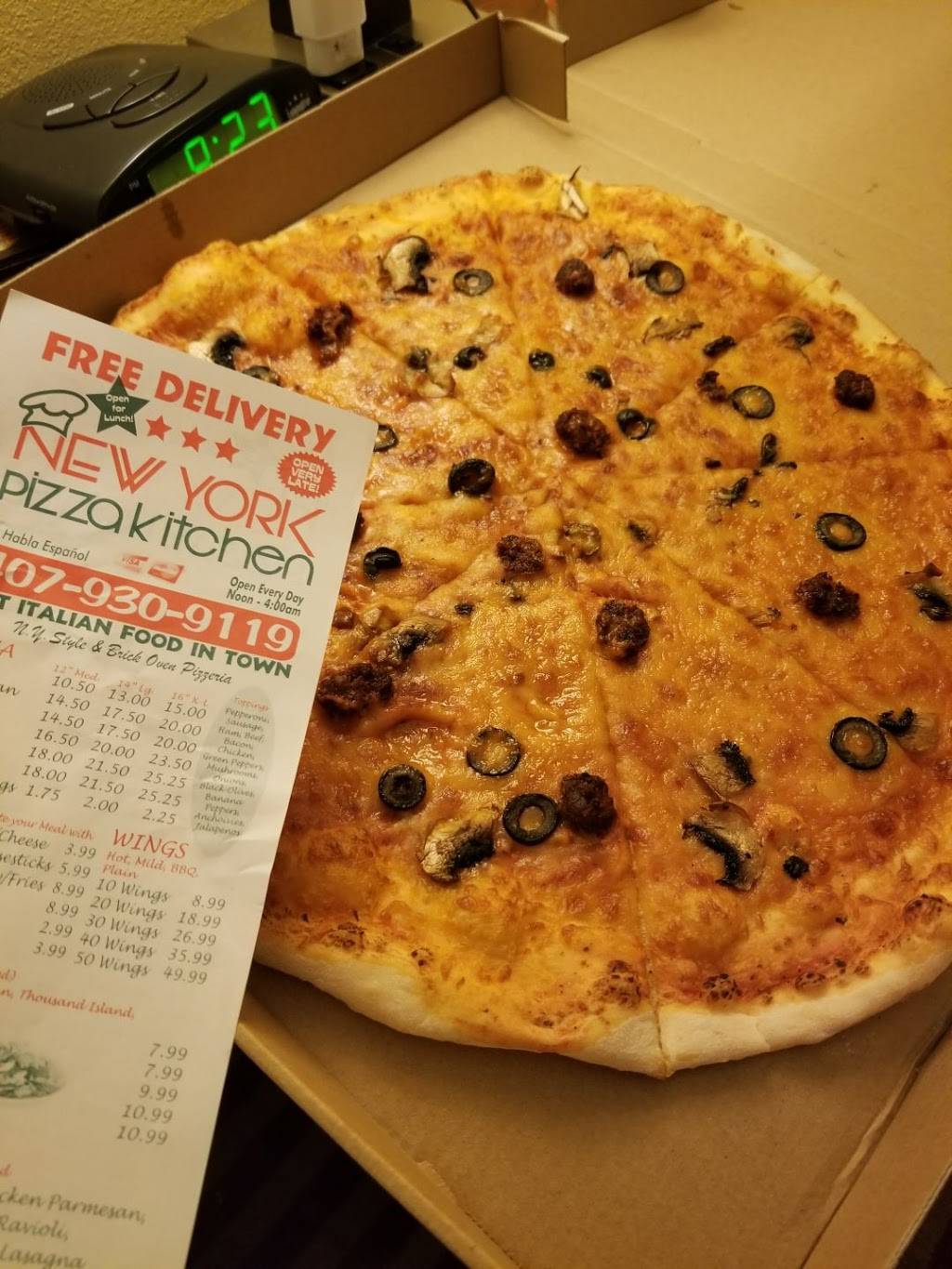 New York pizza kitchen | restaurant | 2-50 W South St, Orlando, FL 32801, USA | 4079309119 OR +1 407-930-9119