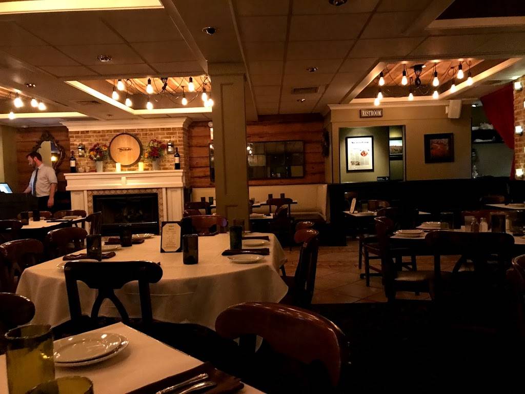 Tony Colombos | restaurant | 208 Sunrise Hwy, Rockville Centre, NY 11570, USA | 5166781996 OR +1 516-678-1996
