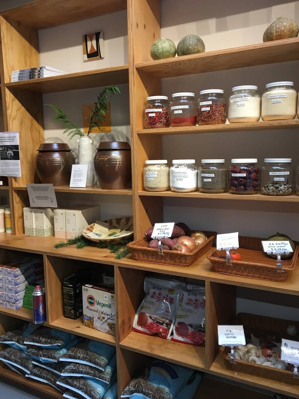 Queens | restaurant | 1235 9th Ave, San Francisco, CA 94122, USA | 4157029382 OR +1 415-702-9382