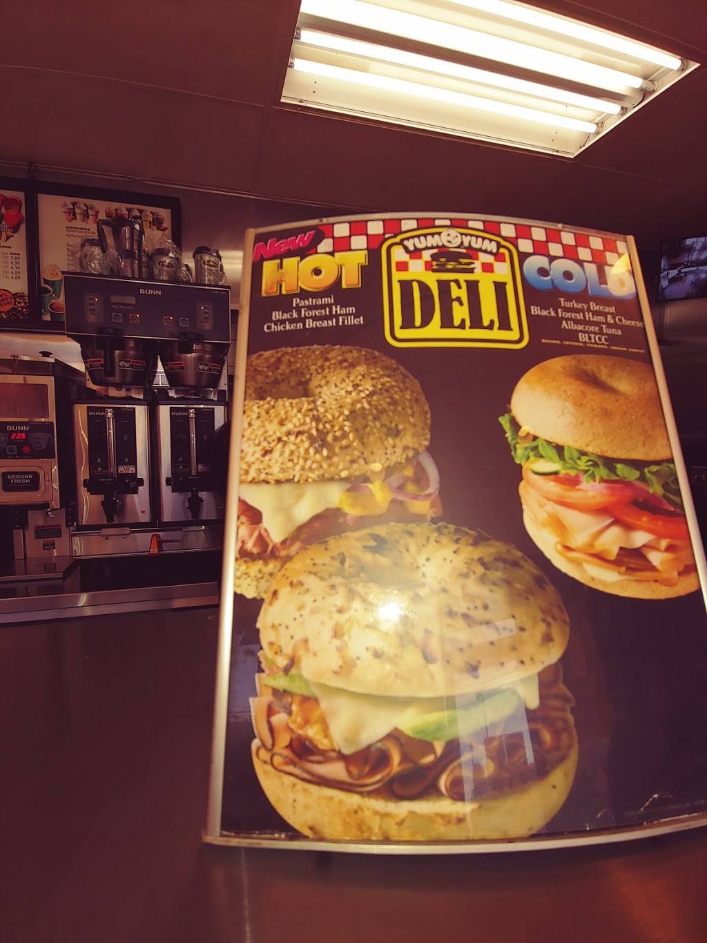 Yum Yum Donuts | cafe | North Hollywood, CA 91606, USA | 8185063199 OR +1 818-506-3199