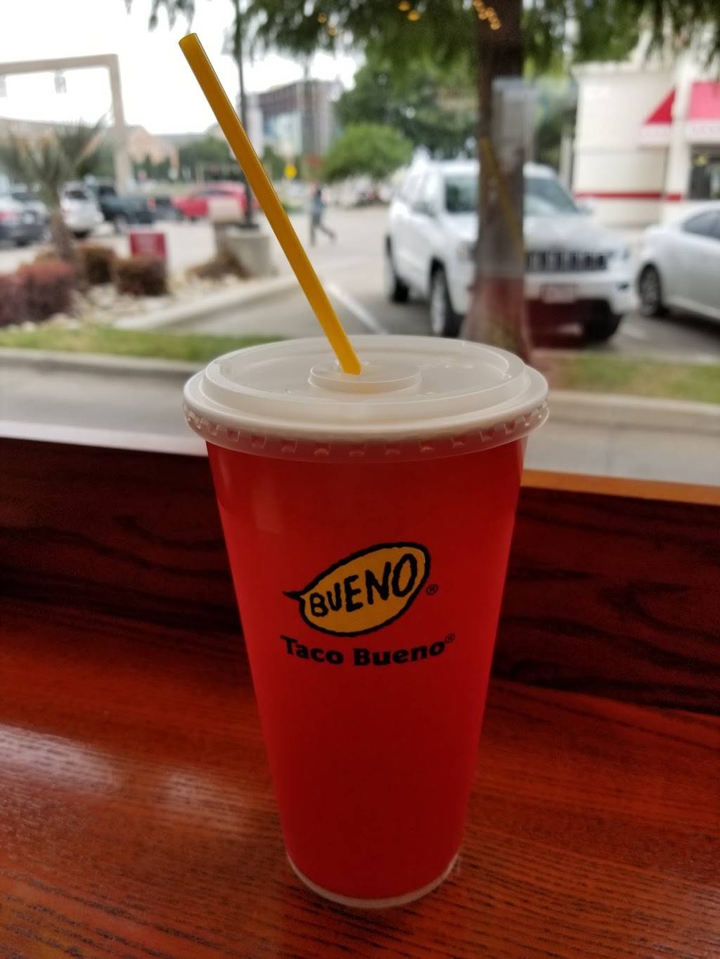Taco Bueno | restaurant | 7940 N Central Expy, Dallas, TX 75206, USA | 2143611124 OR +1 214-361-1124