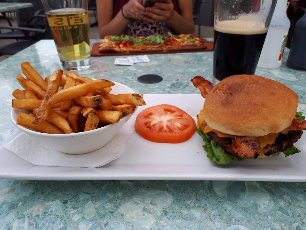 Crabby Joes Bar • Grill | restaurant | 456 Fairview Dr, Brantford, ON N3R 7A9, Canada | 5197580100 OR +1 519-758-0100