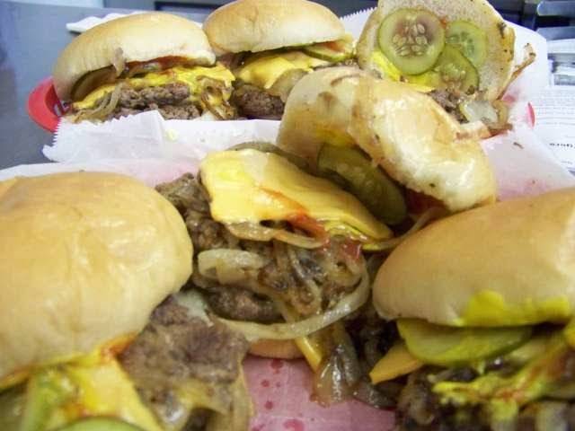MOTZS Burgers | restaurant | 7208 W Fort St, Detroit, MI 48209, USA | 3138439186 OR +1 313-843-9186