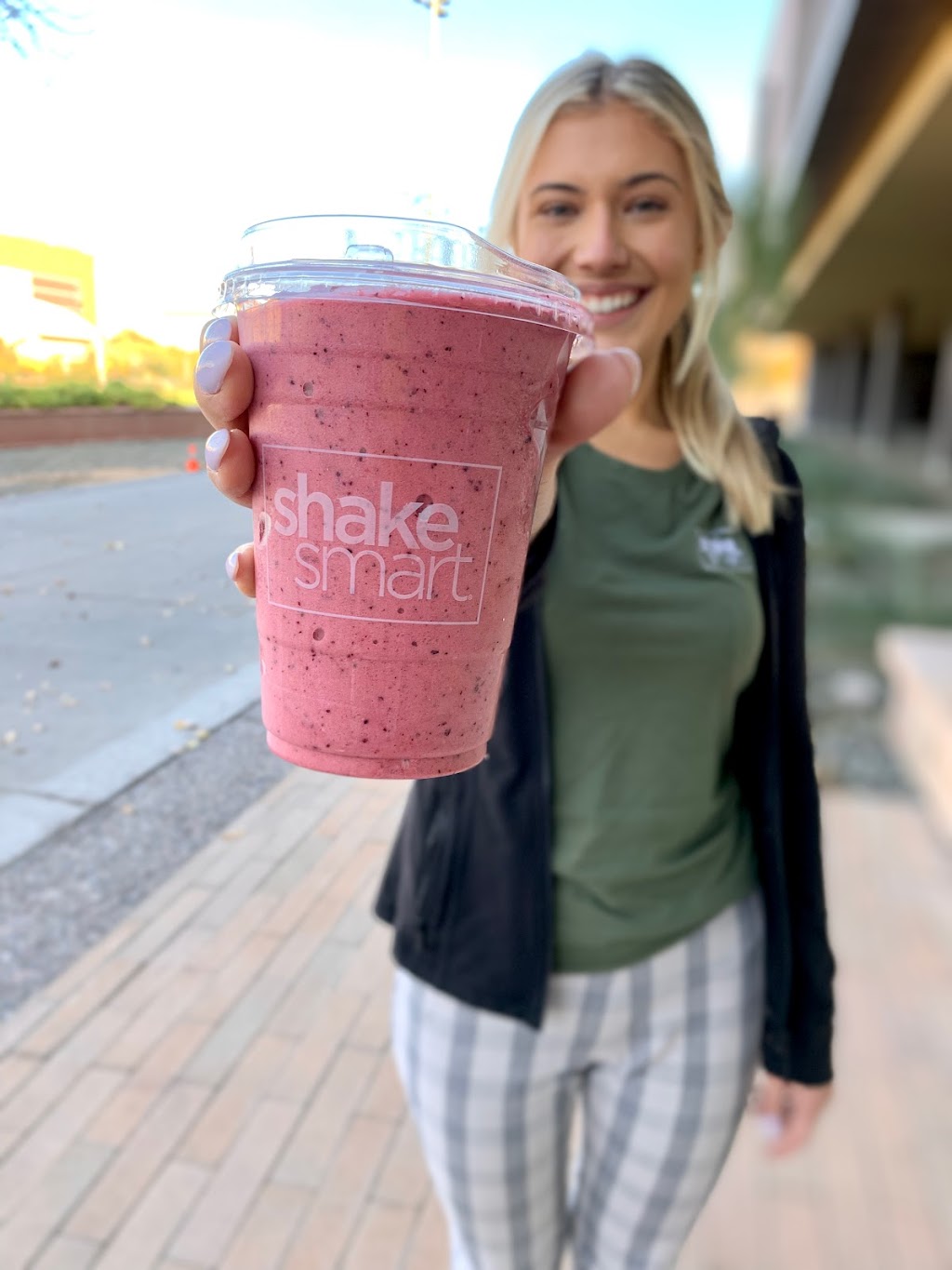 Shake Smart | restaurant | 1260 S Pike Ave, Bolivar, MO 65613, USA | 8584618313 OR +1 858-461-8313