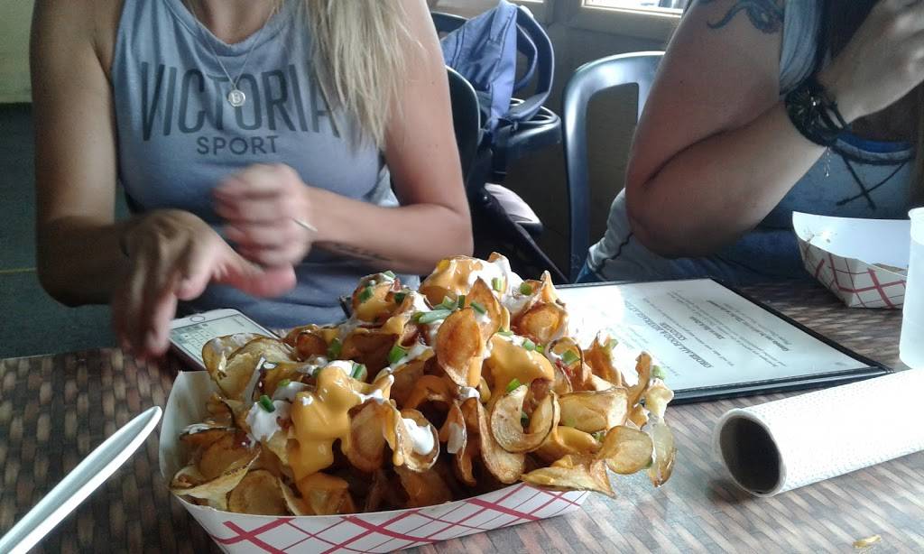 Jeremys Ale House | restaurant | 239 Woodcleft Ave, Freeport, NY 11520, USA | 5166230204 OR +1 516-623-0204