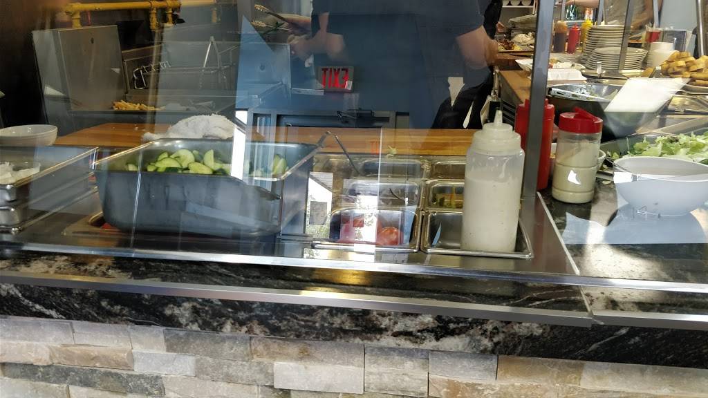 Plaka Restaurant | restaurant | 2601 Matheson Blvd E, Mississauga, ON L4W 5A8, Canada | 9056259437 OR +1 905-625-9437