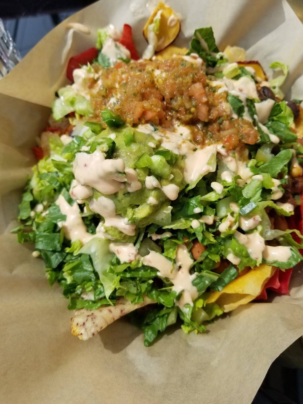 V-Trap Kitchen & Lounge | restaurant | 607 N Lincoln St, Wilmington, DE 19805, USA | 3026561595 OR +1 302-656-1595